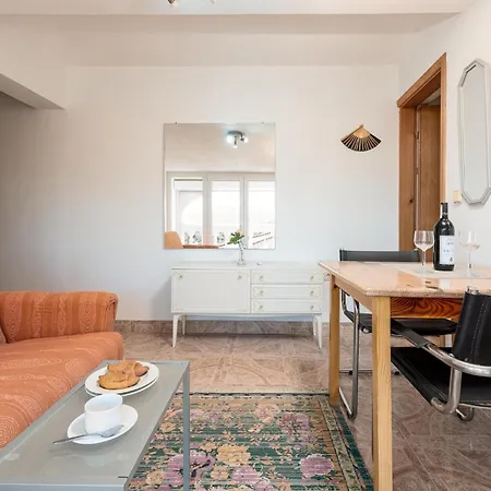 1 Bedroom Beautiful In Appartement *