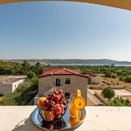1 Bedroom Beautiful In Appartement